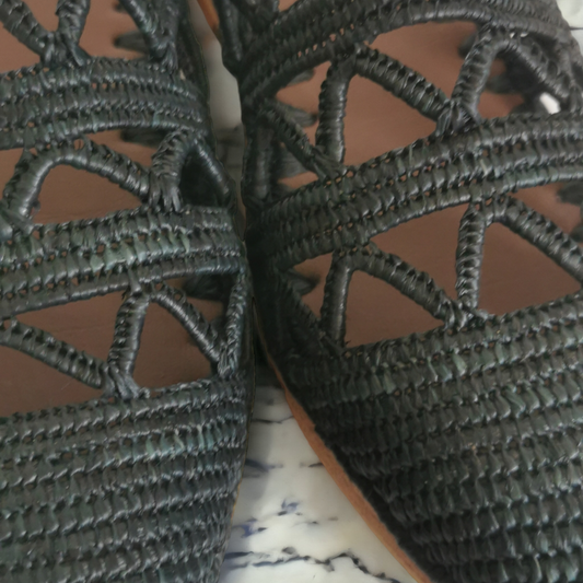 Handmade Moroccan raffia sandals by BerberSole