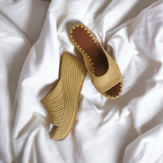 Handmade Moroccan raffia sandals by BerberSole