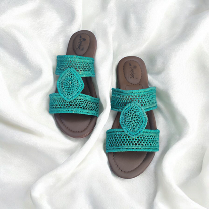 Handmade Raffia Sandals in Natural Fiber Design