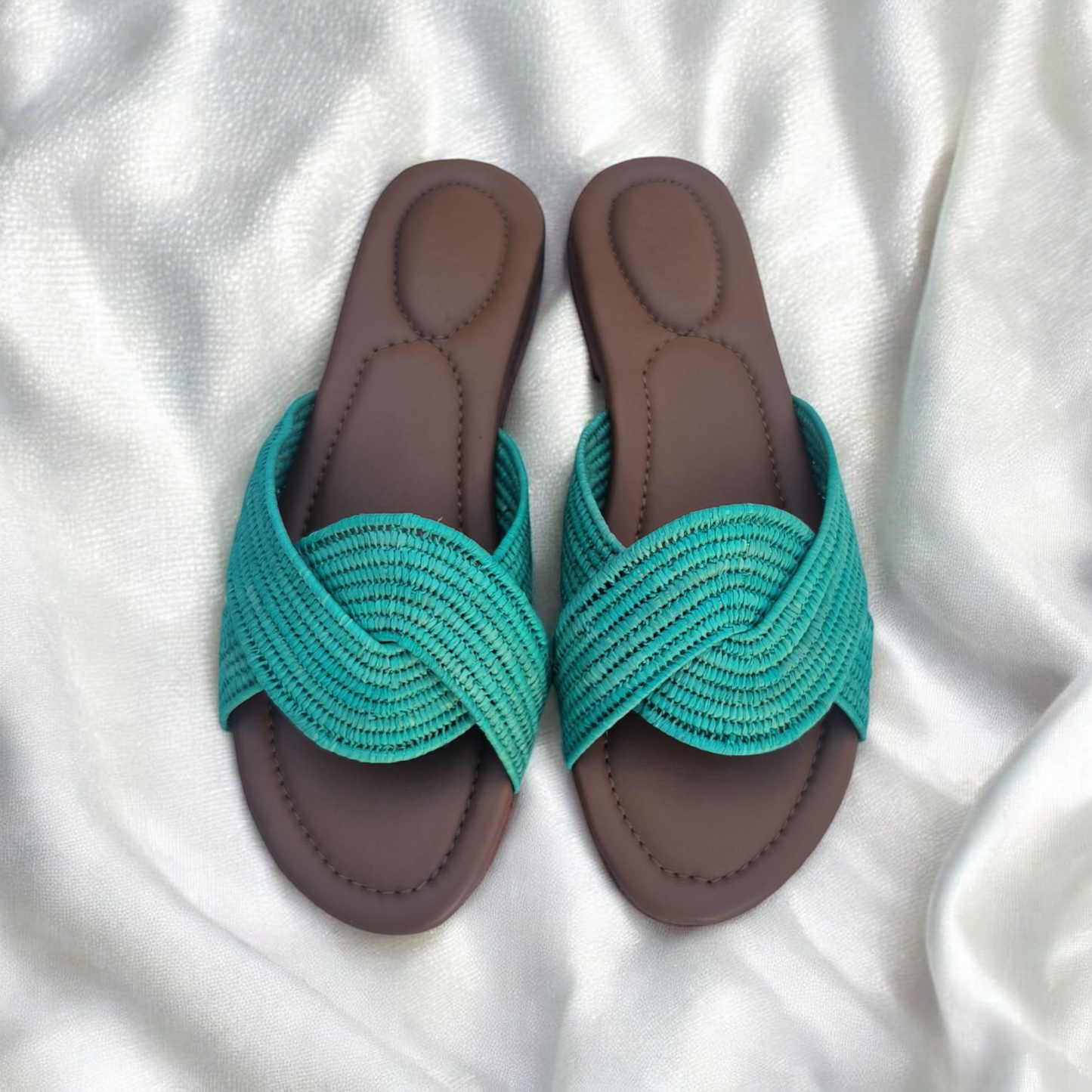 Handmade Women’s Sandals in Natural Raffia Fiber