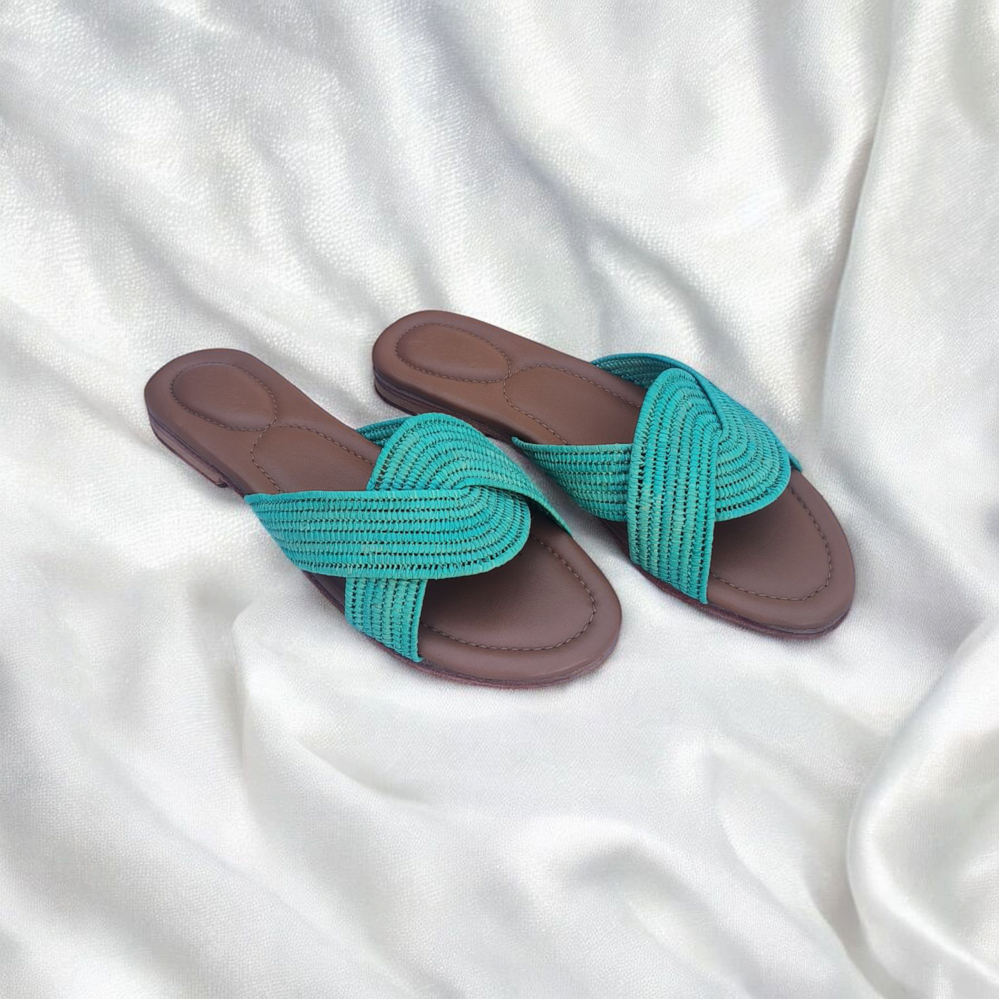 Handmade Women’s Sandals in Natural Raffia Fiber