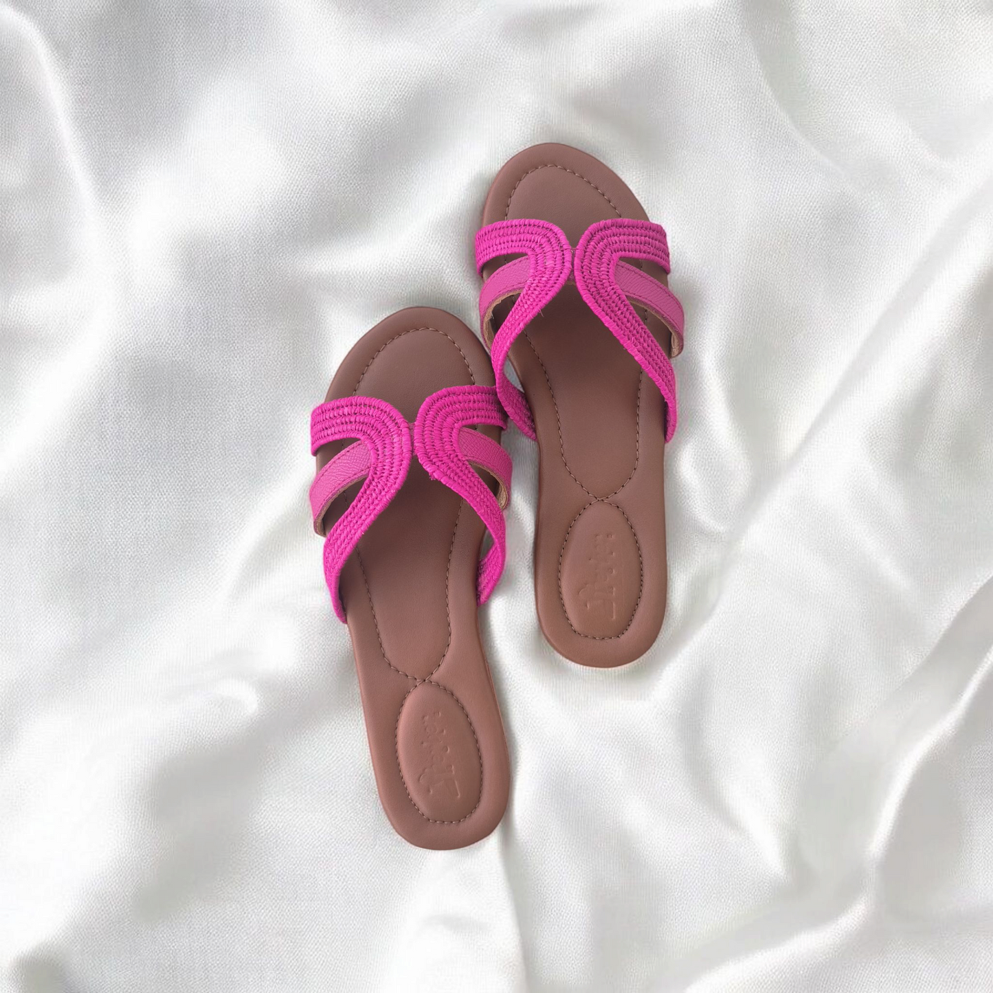 Amber Souk – Handwoven Moroccan Raffia Slippers | Elegant Indoor-Outdoor Wear