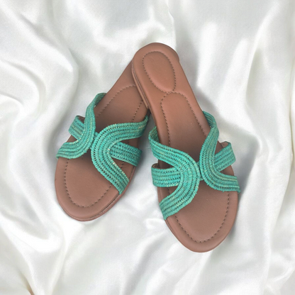 Atlas Echo – Handwoven Moroccan Raffia Slippers | Elegant Indoor-Outdoor Wear