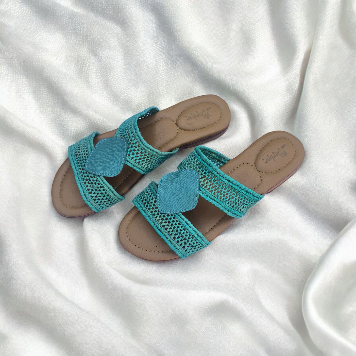 Timeless Step sandals – Handwoven Moroccan Raffia Slippers