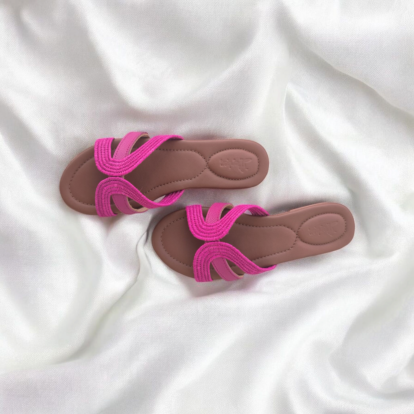 Amber Souk – Handwoven Moroccan Raffia Slippers | Elegant Indoor-Outdoor Wear