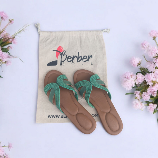 Oasis Whisper – Handwoven Moroccan Raffia Slippers | Elegant Indoor-Outdoor Wear