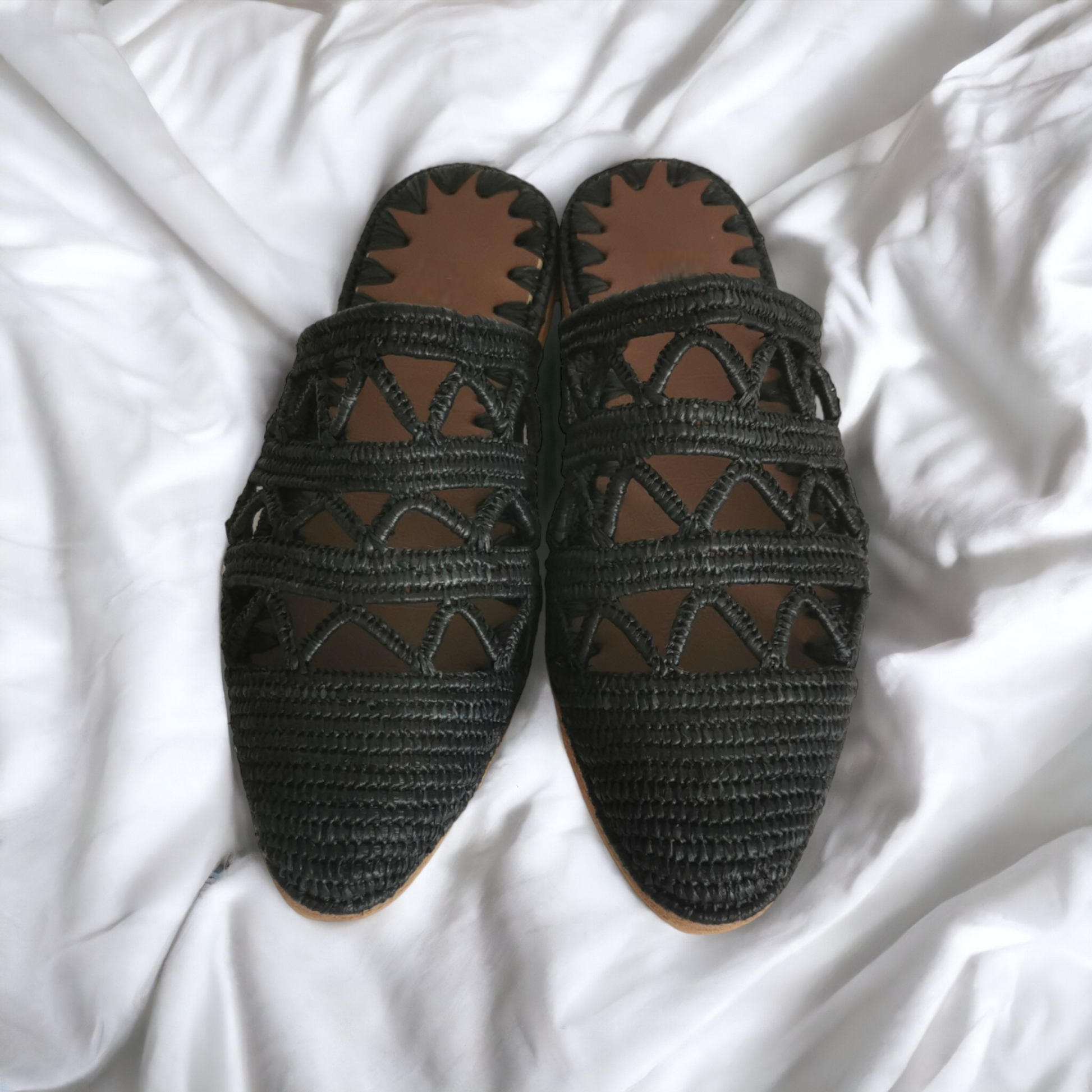 Handmade Moroccan raffia sandals by BerberSole