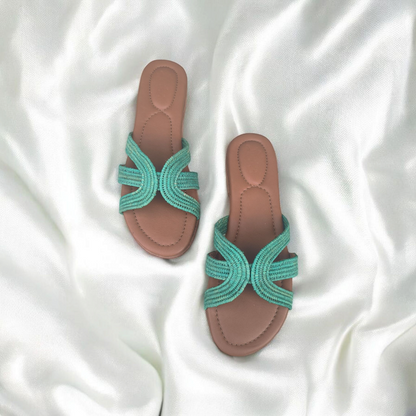 Atlas Echo – Handwoven Moroccan Raffia Slippers | Elegant Indoor-Outdoor Wear